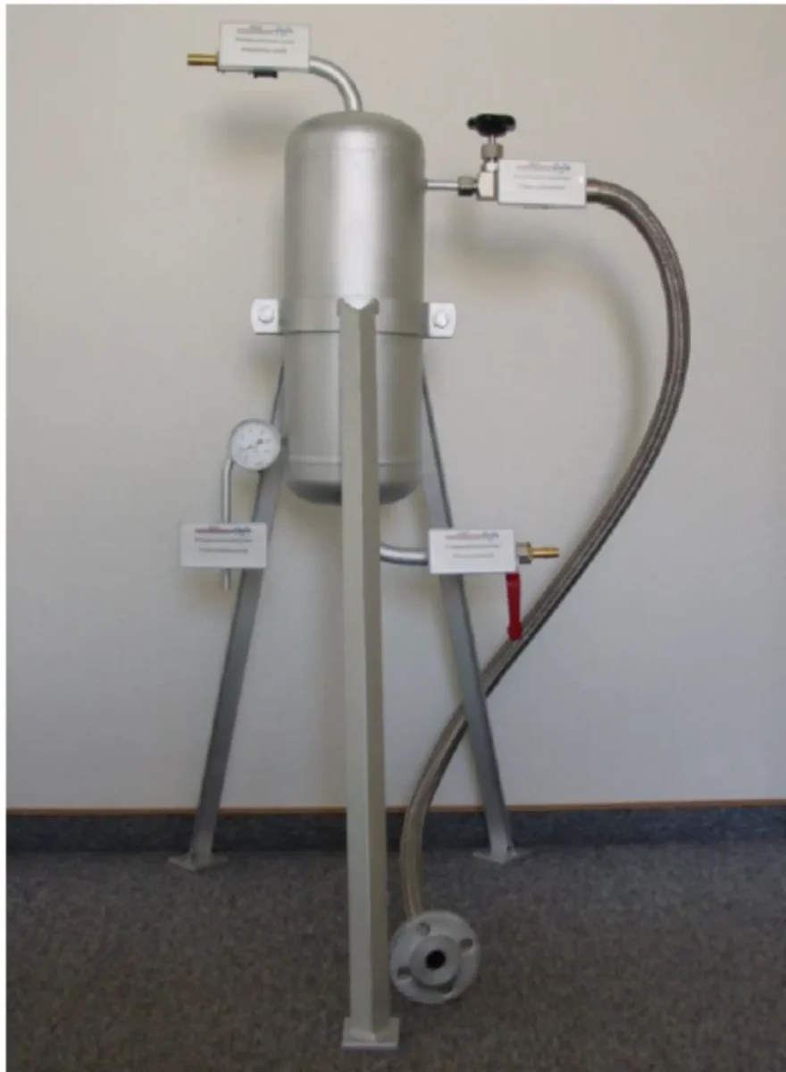 Probenahmekühler zur Entnahme einer Thermoölprobe